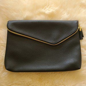 OKPTA 1519426  Leather Zippered Clutch